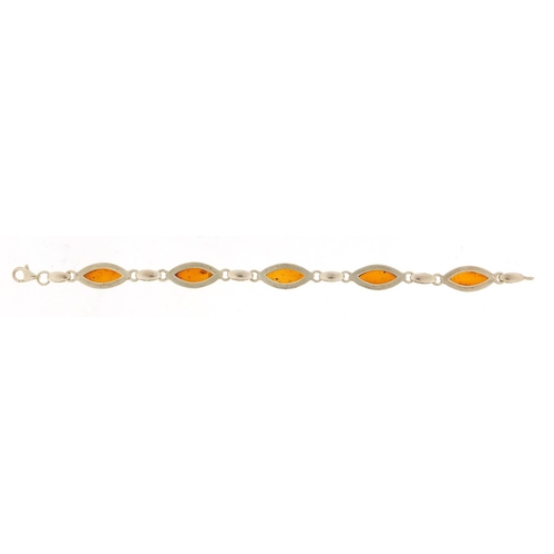 647 - Silver and natural amber bracelet, 20cm in length, 13.0g