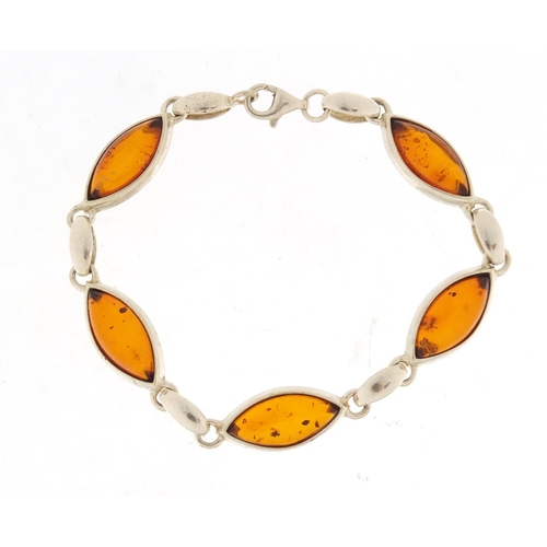 647 - Silver and natural amber bracelet, 20cm in length, 13.0g