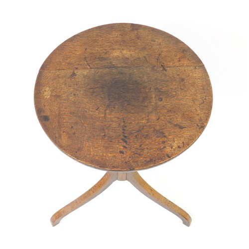 1609 - Antique oak tilt top tripod table, 67cm high x 45cm in diameter