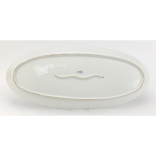 90 - Large Meissen salmon platter hand painted in the Blue Onion pattern, crossed sword marks to the base... 