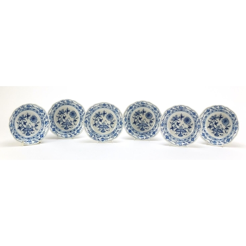 96 - Set of six Meissen shallow bowls hand painted in the Blue Onion pattern, crossed sword marks to the ... 