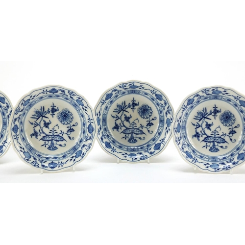 96 - Set of six Meissen shallow bowls hand painted in the Blue Onion pattern, crossed sword marks to the ... 