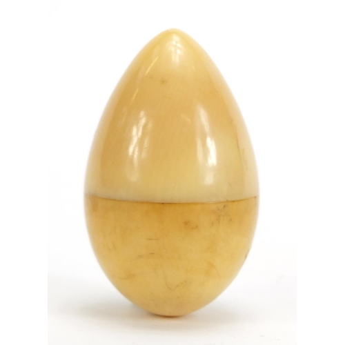 41 - 19th century carved ivory vinaigrette in the form of an egg, 5.5cm high