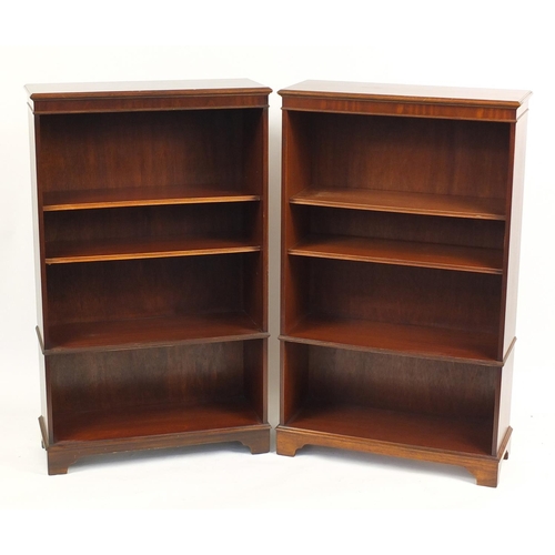 2190 - Pair of mahogany open bookcases, fitted with three adjustable shelves, 140cm H x 85cm W x 33cm D