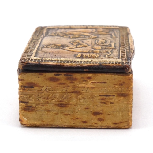 340 - 19th century snuff box decorated with two monkeys and flowers, 10cm wide