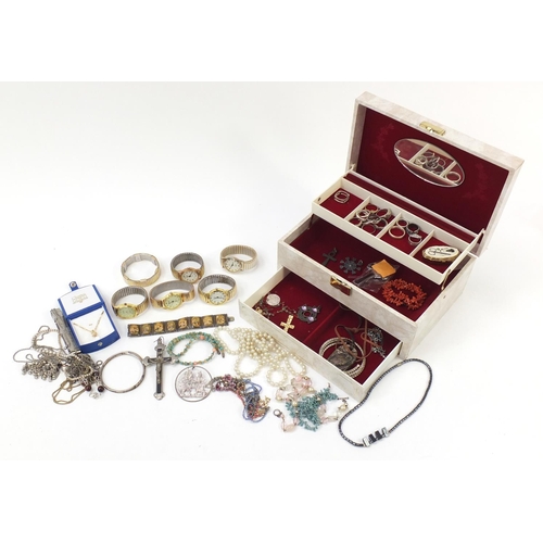 1558 - Vintage and later costume jewellery arranged in a jewellery box including silver rings, coral, Persi... 