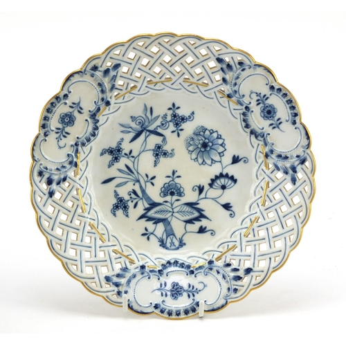 460 - Meissen pierced plate and a fluted sugar bowl, each hand painted in the Blue Onion pattern, crossed ... 