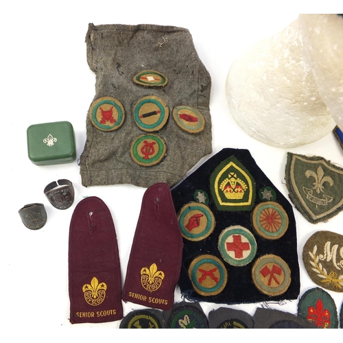 600 - Collection of vintage Boy Scouts and Girl Guides memorabilia including cloth patches, photographs, s... 