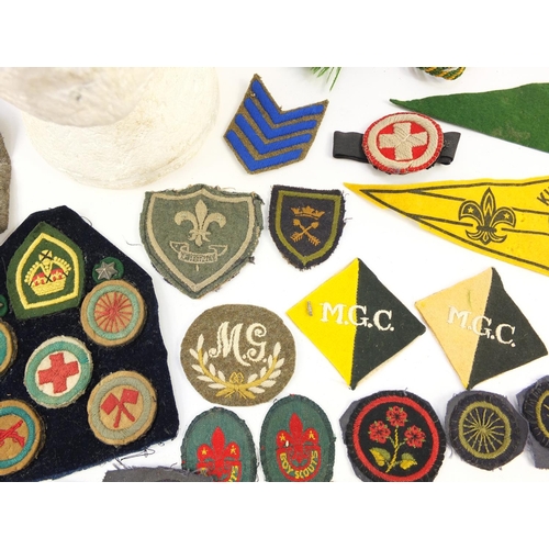 600 - Collection of vintage Boy Scouts and Girl Guides memorabilia including cloth patches, photographs, s... 