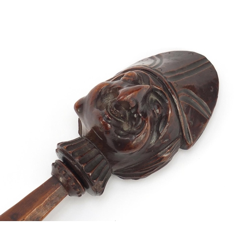 187 - Antique carved Black Forest nutcracker in the form of a bear's head, 20cm in length