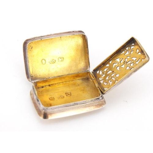 323 - William IV silver vinaigrette with gilt interior by Joseph Willmore, Birmingham 1837, 3.2cm wide, 12... 