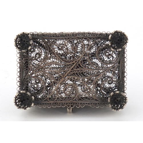 162 - Russian filigree silver casket with hinged lid by Andrey Antonovich Kovalsky, Moscow 1854, 8cm wide,... 