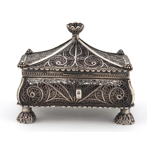 162 - Russian filigree silver casket with hinged lid by Andrey Antonovich Kovalsky, Moscow 1854, 8cm wide,... 