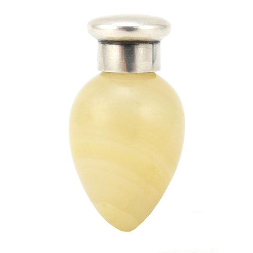 283 - Victorian agate scent bottle with silver lid by Sampson Mordan & Co, London 1887, 4.5cm high, 29.0g