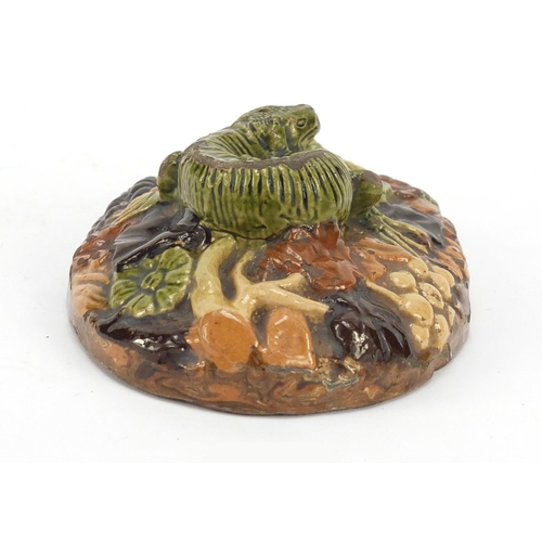 218 - 19th century stoneware lizard paperweight in the style of Martin Brothers, 12.5cm wide