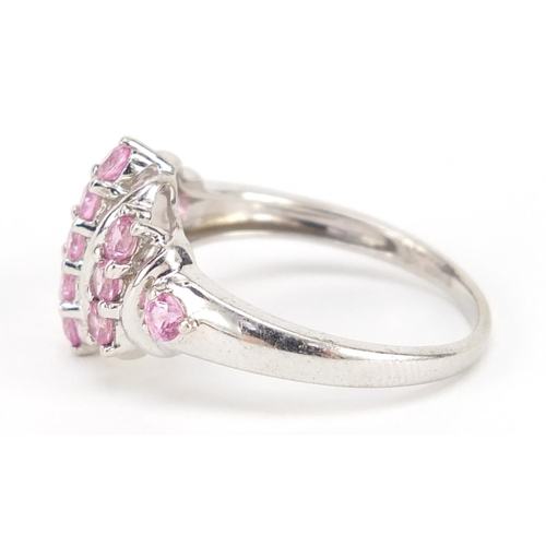 676 - 9ct white gold pink sapphire ring, size Q, 3.3g