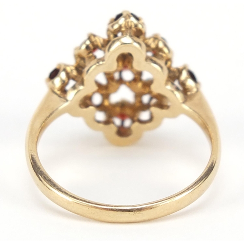 441 - 9ct gold garnet cluster ring, size R, 4.3g