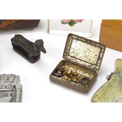 2129 - Sundry items including a Players Please advertising letter clip, Chinese soapstone carvings, two Mau... 