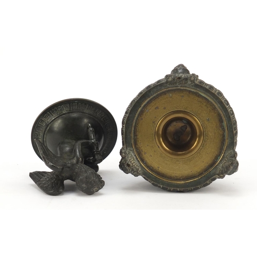 324 - 19th century Renaissance style Grand Tour patinated bronze inkwell with cherub lid and brass liner, ... 