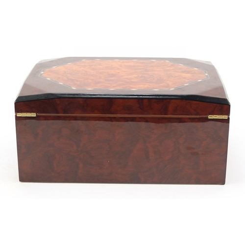 387 - Rectangular lacquered humidor with lift out tray, 
35cm W x 24.5cm D x 16cm H