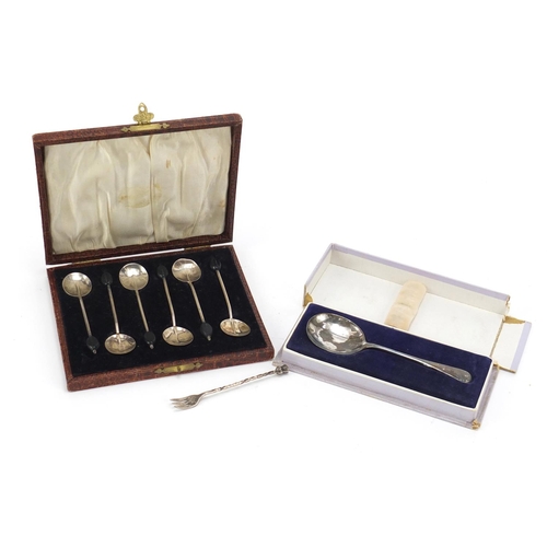 758 - Silver items comprsing a set of six silver coffee bean spoons, jelly server and a pickle fork, the c... 