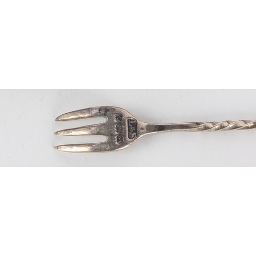 758 - Silver items comprsing a set of six silver coffee bean spoons, jelly server and a pickle fork, the c... 