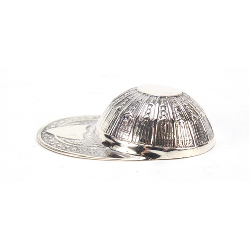 308 - Sterling silver caddy spoon in the form of a jockey's cap, 5.5cm in length, 15.6g