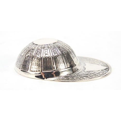 308 - Sterling silver caddy spoon in the form of a jockey's cap, 5.5cm in length, 15.6g