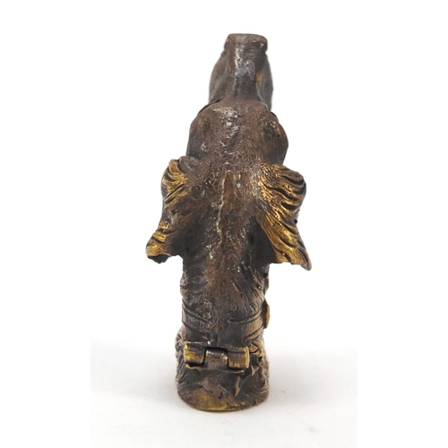 413 - Novelty brass vesta in the form of a dog's head, 5cm high