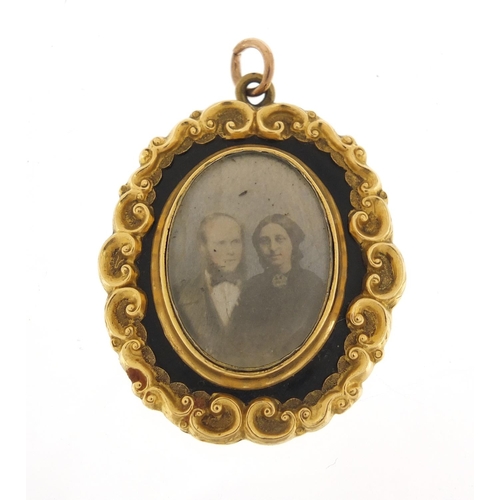 68 - Victorian 9ct gold and black enamel mourning pendant, (tests as 9ct gold) 4.5cm in length, 17.2g