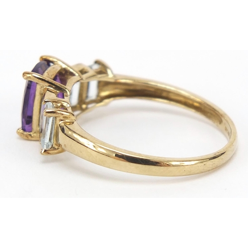 425 - 9ct gold amethyst and blue topaz ring, size U, 2.9g