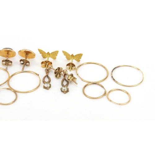 561 - Assorted earrings including some 9ct gold, 5.8g