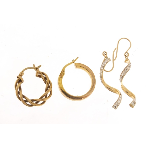 730 - Pair of 9ct gold earrings and two 9ct gold hoop earrings, 3.0g