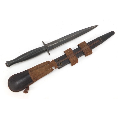 689 - British military World War II Fairbairn & Sykes style fighting knife with sheath, 29cm in length