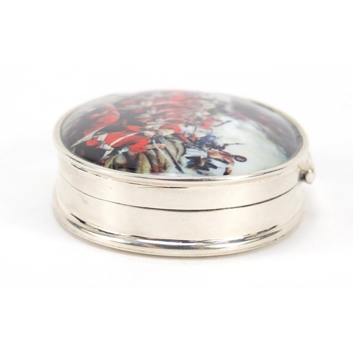 540 - Oval silver snuff box with hinged lid enamelled with a battle scene, 5.5cm wide, 43.2g