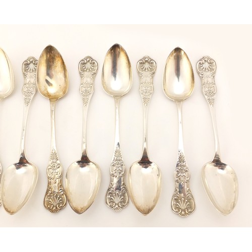 373 - William Caleb Scott, Set of twelve Victorian silver teaspoons with scalloped finials, London 1845, 5... 