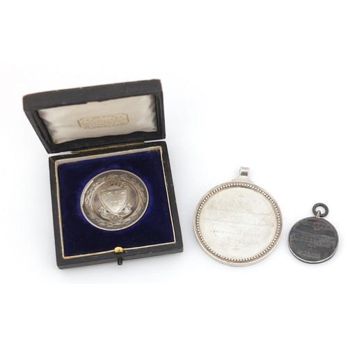 528 - Victorian silver medal with cast beaded rim by John Evans II, inscribed Florence Jenkins Putney, 5cm... 