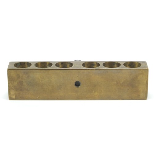 667 - Supository mould, impressed 120 GR made in England, 16.5cm wide