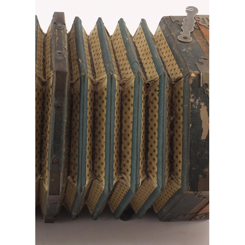 533 - 19th century 21 button concertina