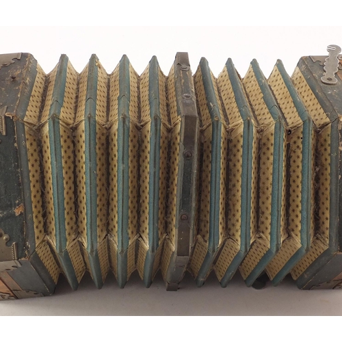 533 - 19th century 21 button concertina