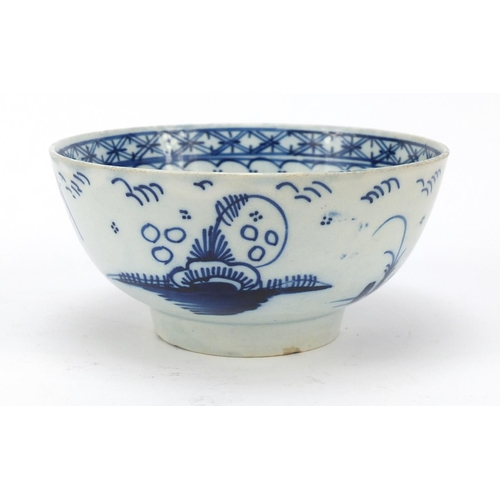 92 - 18th century pearlware bowl decorated in the chinoiserie manner, 13.5cm in diameter