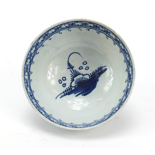 92 - 18th century pearlware bowl decorated in the chinoiserie manner, 13.5cm in diameter