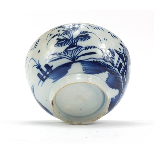 92 - 18th century pearlware bowl decorated in the chinoiserie manner, 13.5cm in diameter