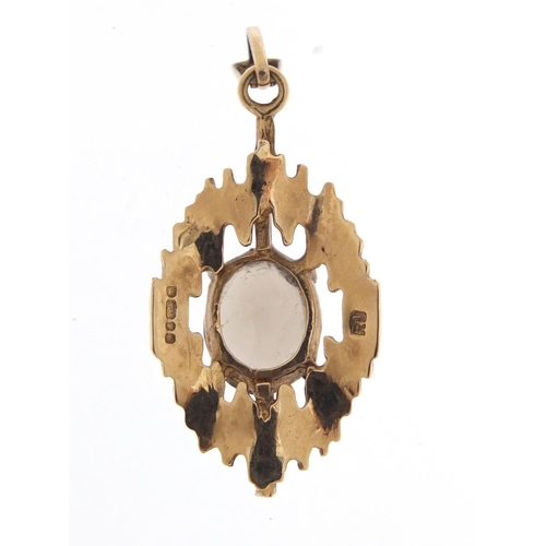 2381 - 9ct gold naturalistic smoky quartz pendant, 3.2cm high, 2.4g