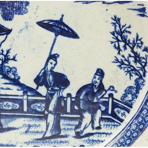 3731 - Early 19th century pearlware plate decorated in the chinoiserie manner, 22.5cm in diameter