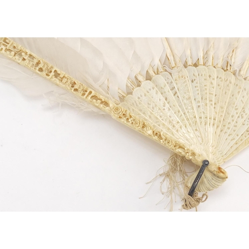 467 - Chinese Canton ivory brisé fan with lacquered box gilded with figures, the fan 28cm in length when c... 