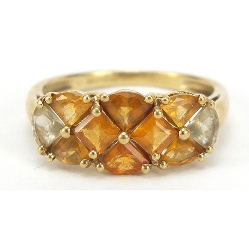 2376 - 9ct gold orange and clear stone ring, size O, 2.4g