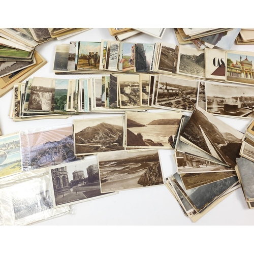 1260 - Large collection of early 20th century and later postcards, predominantly topographical, including N... 
