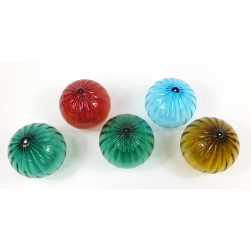 3771 - Five globular glass light shades, each 21.5cm high