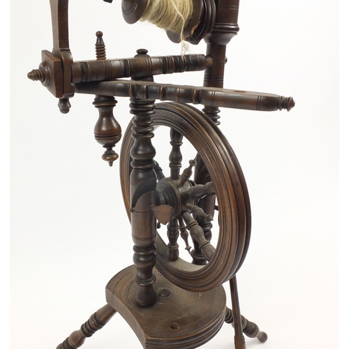 1521 - 19th century treen spinning wheel, 84cm high